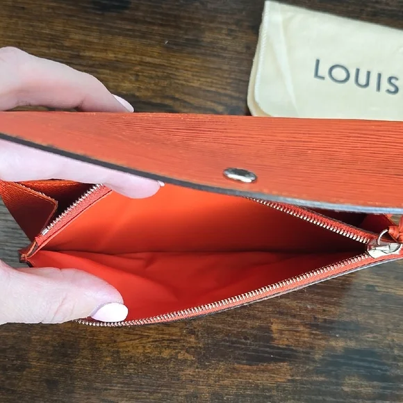 Louis Vuitton Orange Epi Emilie Wallet - Picture 13 of 16
